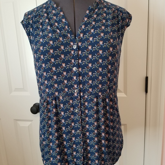 Fun 2 Fun Sleeveless Blouse - Picture 1 of 9